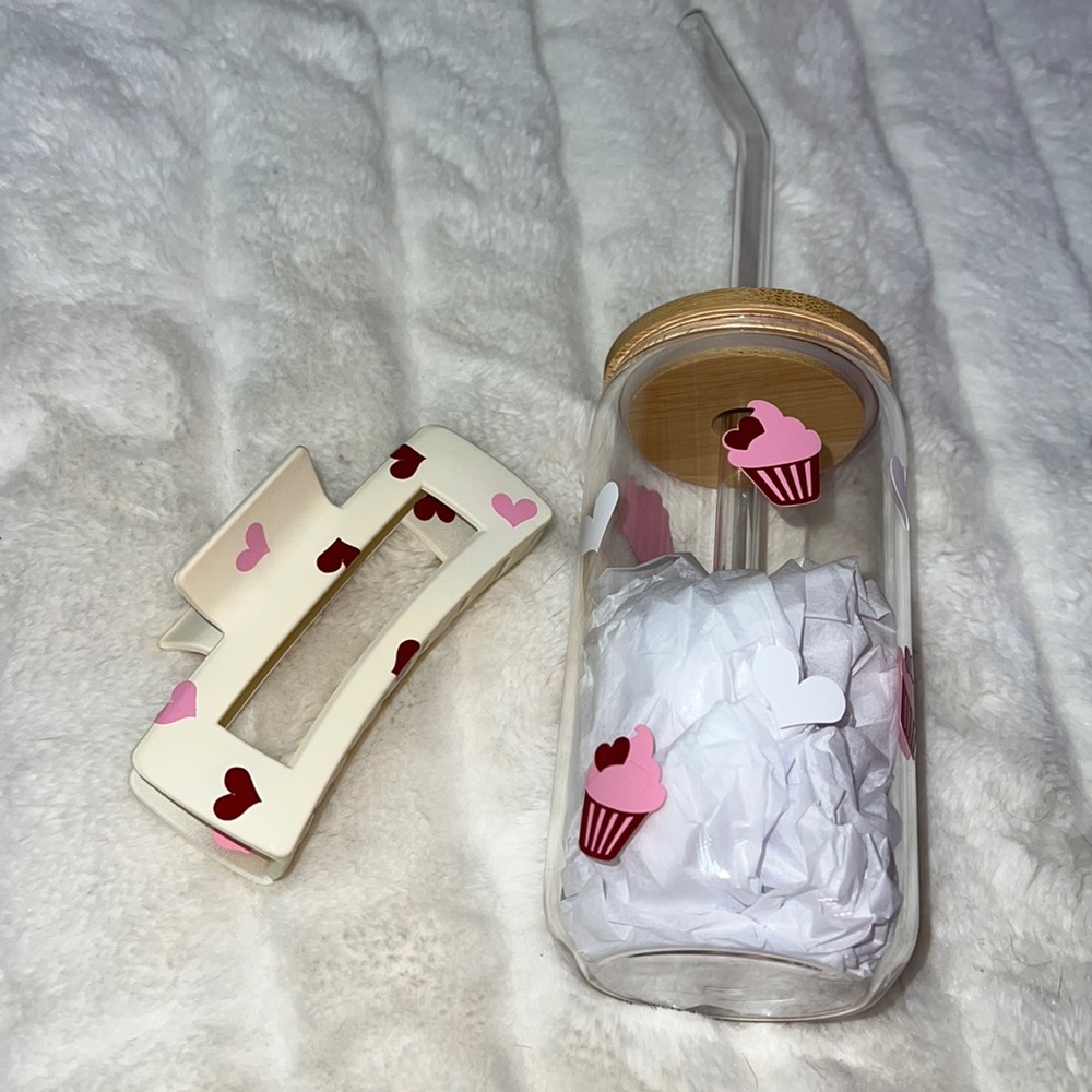 Cup and hair clip